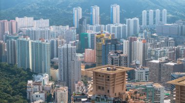 Plajları ve kentsel yaşamı olan kıyı yerleşim bölgesi