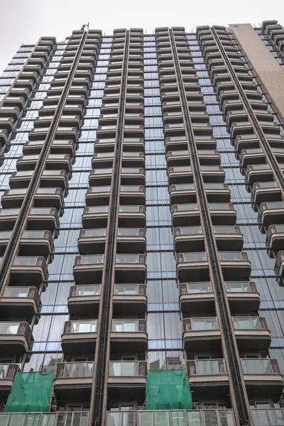 Bahçeden esinlenilmiş modern şehir mimari yaşam tarzı kulesi