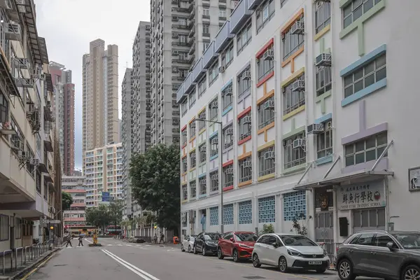 Tai Kok Tsui 'de ilkokul binası.