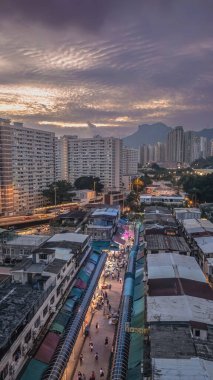 Kam Chi Yolu 'ndaki hareketli Islak Pazar