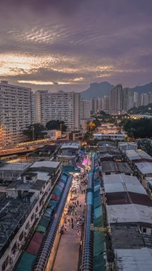 Kam Chi Yolu 'ndaki hareketli Islak Pazar