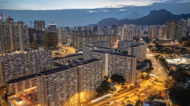 Gelenek ve modernliği harmanlayan yoğun nüfuslu bölge