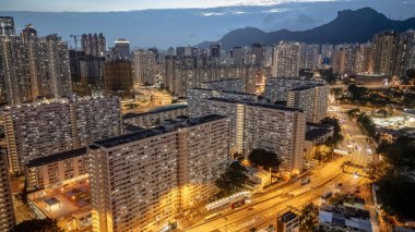 Gelenek ve modernliği harmanlayan yoğun nüfuslu bölge