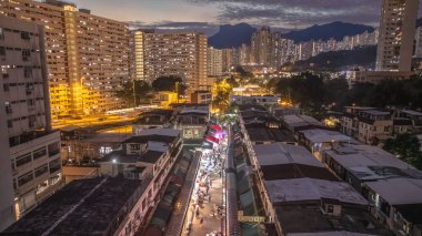 Kam Chi Yolu 'ndaki hareketli Islak Pazar