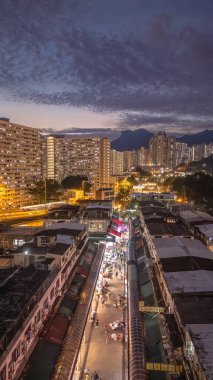 Kam Chi Yolu 'ndaki hareketli Islak Pazar