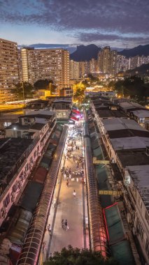 Kam Chi Yolu 'ndaki hareketli Islak Pazar