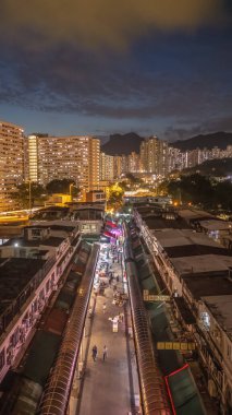 Kam Chi Yolu 'ndaki hareketli Islak Pazar