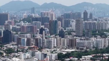 Kowloon 8 Ağustos 2025 'in canlı şehir manzarası