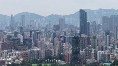 Kowloon 8 Ağustos 2025 'in canlı şehir manzarası