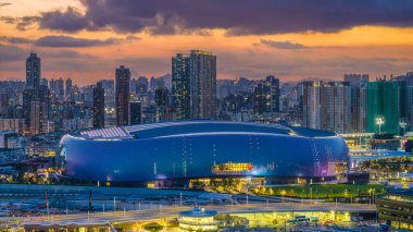 Alacakaranlık vakti Kai Tak Stadyumu 'nun havasını bozuyor