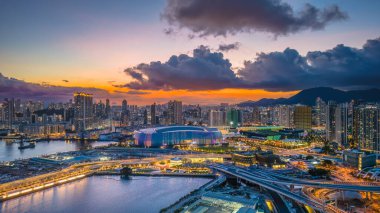 Alacakaranlık vakti Kai Tak Stadyumu 'nun havasını bozuyor