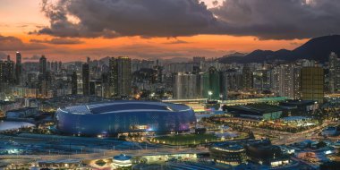 Alacakaranlık vakti Kai Tak Stadyumu 'nun havasını bozuyor