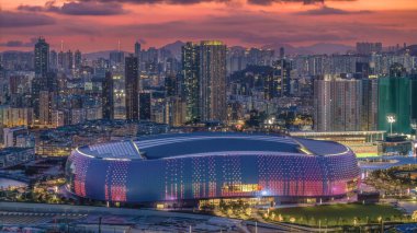 Alacakaranlık vakti Kai Tak Stadyumu 'nun havasını bozuyor