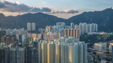 Hong Kong 'da konut ve endüstri ile karışık kullanımlı mahalle.