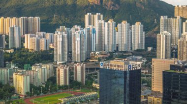 Hong Kong 'da konut ve endüstri ile karışık kullanımlı mahalle.