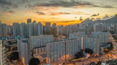 Renkli Choi Hung Konağında Güzel Günbatımı Hong Kong