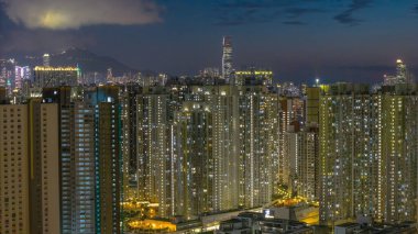 Kai Ching Konağında Aydınlanmış Şehir Gece Sahnesi