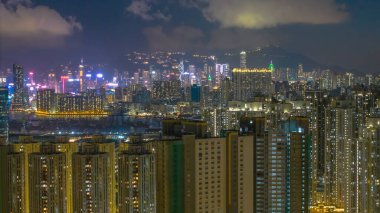 Kai Ching Konağında Aydınlanmış Şehir Gece Sahnesi