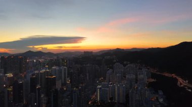 Cheung Sha Wan 22 Ağustos 2025 'te endüstriyel ve mesken karışımı.