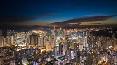 Hong Kong 'da Cheung Sha Wan' ın canlı Nightscape 'i