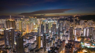 Hong Kong 'da Cheung Sha Wan' ın canlı Nightscape 'i