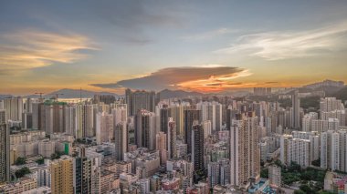 Cheung Sha Wan Bölgesindeki Şehir Hayatı ve Mimarlığı