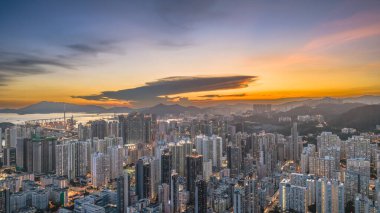 Cheung Sha Wan Bölgesindeki Şehir Hayatı ve Mimarlığı