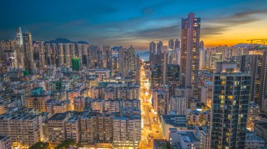 Sham Shui Po bölgesinde geleneksel Hong Kong mimarisi