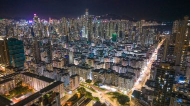 Sham Shui Po bölgesinde geleneksel Hong Kong mimarisi