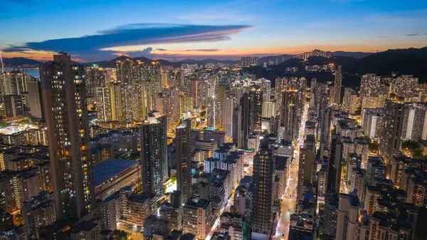 Hong Kong 'da Cheung Sha Wan' ın canlı Nightscape 'i