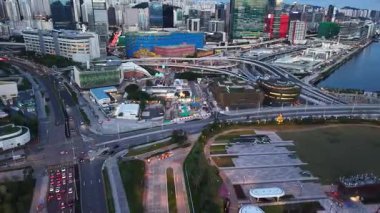 Hong Kong 'da Shing Kai Yolu üzerindeki trafik 27 Ağustos 2025