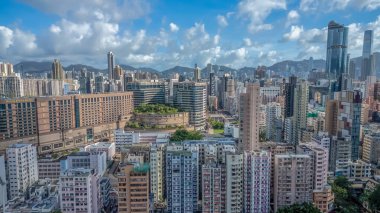 Pazar ve ulaşım bağlantıları ile dolu kentsel mahalle