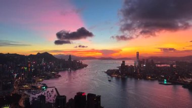 Iconic Victoria Harbour Skyline, Hong Kong Alacakaranlık, 31 Ağustos 2025