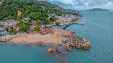Hong Kong limanındaki tarihi deniz feneri.