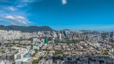 Kowloon Tong 'daki lüks evler, okullar ve yeşillik.