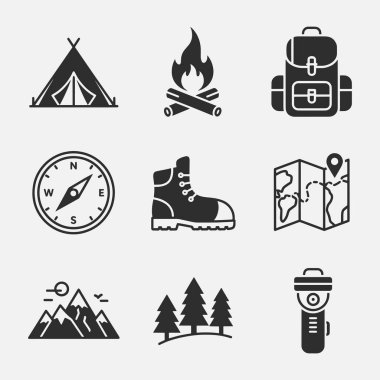 Kamp yapmak ve yürüyüş yapmak için bir takım ikonlar