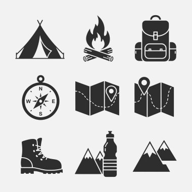 Kamp yapmak ve yürüyüş yapmak için bir takım ikonlar