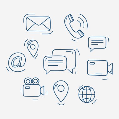 Bir mikrofon, kamera, cep telefonu ve bilgisayar da dahil olmak üzere çeşitli iletişim cihazları ve medya için bir dizi simge. Vektör illüstrasyonu