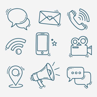 Bir mikrofon, kamera, cep telefonu ve bilgisayar da dahil olmak üzere çeşitli iletişim cihazları ve medya için bir dizi simge. Vektör illüstrasyonu