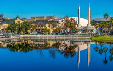 Florida kutlamalarında şehir merkezindeki binalar