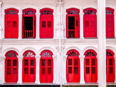 Singapur 'daki binaların renkli dış görünüşleri