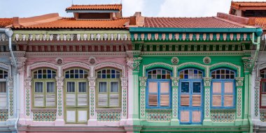 Singapur 'daki binaların renkli dış görünüşleri
