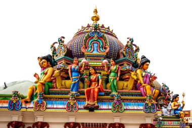 Singapur 'daki tarihi Hindu tapınağındaki renkli figürler.
