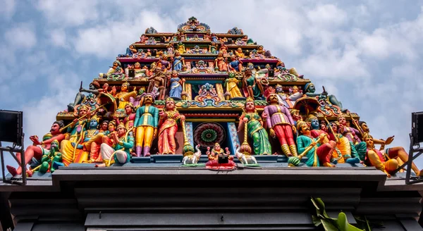 싱가포르의 힌두교 사원에 형상들 — 스톡 사진