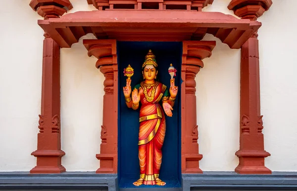 Kleurrijke Figuren Bij Een Herkenningsteken Hindoe Tempel Singapore — Stockfoto