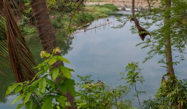 Nam Khan Nehri Luang Prabang Laos 'tan akıyor.