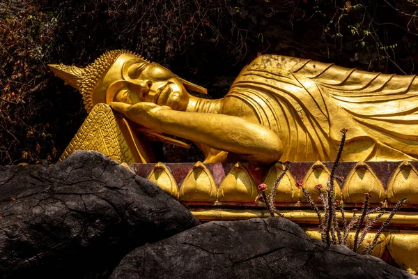 Złoty Posąg Buddy Wat Phousi Luang Prabang Laos — Zdjęcie stockowe