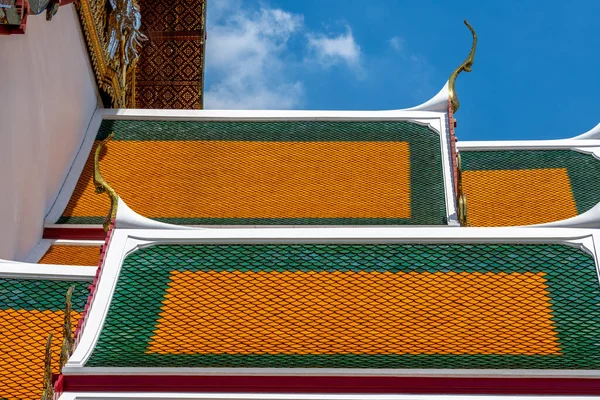 Πλακάκια Οροφής Στο Ορόσημο Wat Suthat Βουδιστικός Ναός Στην Μπανγκόκ — Φωτογραφία Αρχείου