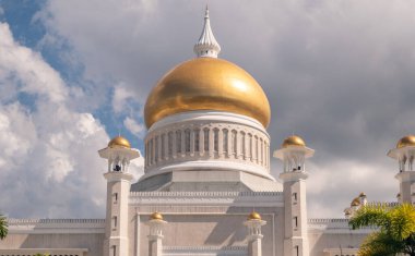 Brunei 'nin başkenti Bandar Seri Begawan' daki Ömer Ali Seydidin Camii.