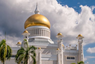 Brunei 'nin başkenti Bandar Seri Begawan' daki Ömer Ali Seydidin Camii.